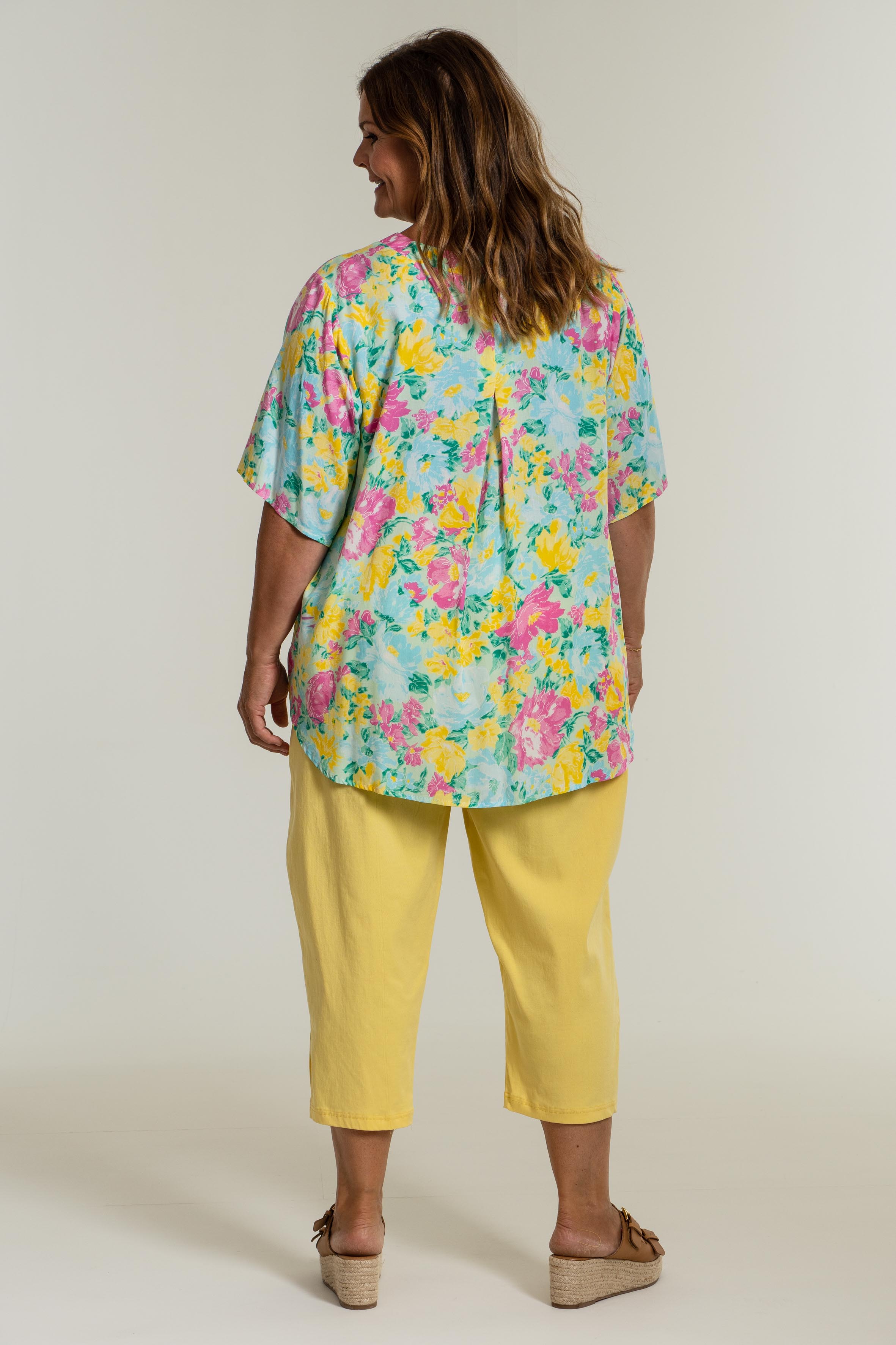 Lemon capri outlet pants