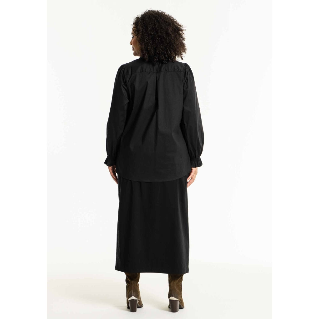 Studio SAnnebell Skirt with slit Skirt Black
